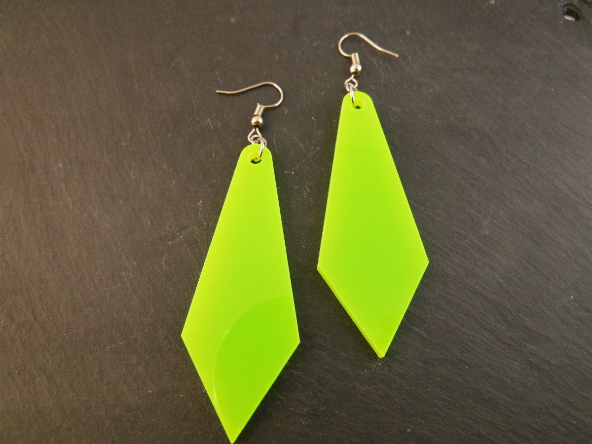 ohrringe-tropfen-vintage-80erjahre-neon-gruen-silber-edelstahl